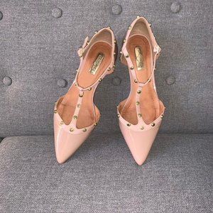 Halogen 'Olson' Pointy Toe Beige/Blush Gold Studded T-Strap Flat. Size 7
